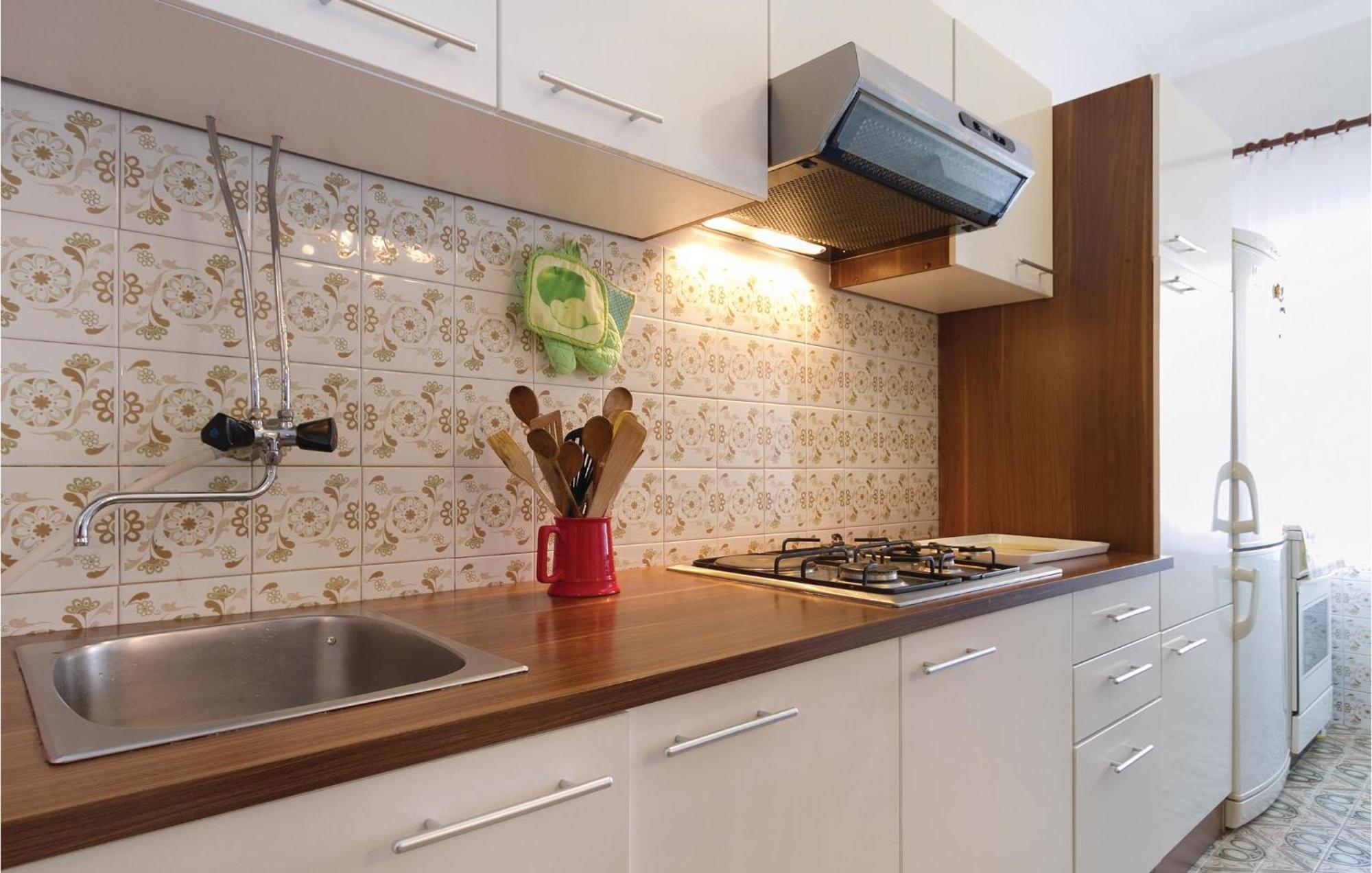 Stunning Apartment In Rovinj With Kitchen Exteriör bild